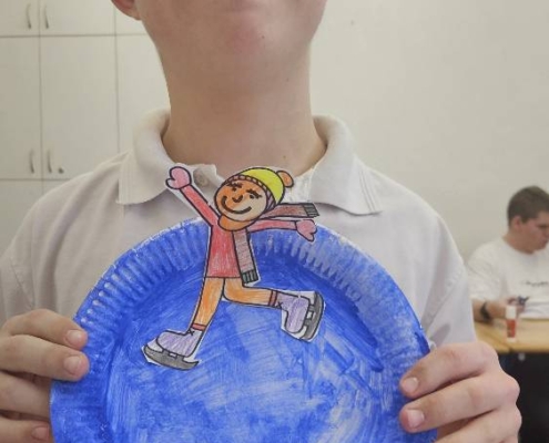 v hodině pracovních činností jsme vyráběli bruslaře