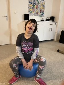 Hudba, tanec, protažení a dobrá nálada
