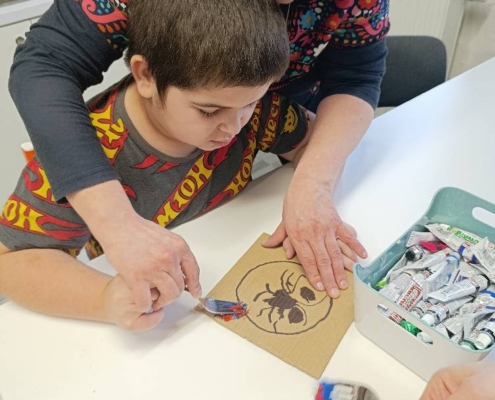 vyrobili tyhle krásné, barevné lvíčky