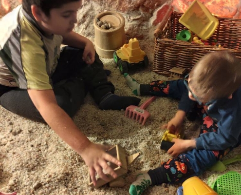 Naše třída dnes relaxovala v oblíbené solné jeskyni