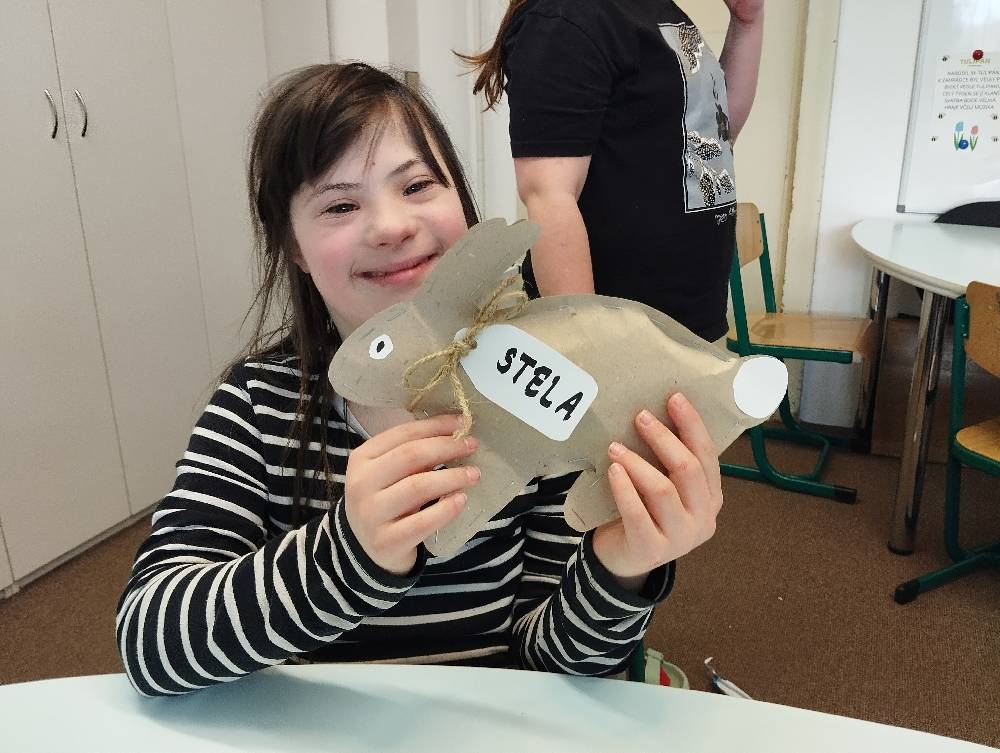 V družině jsme s dětmi vyráběli papírové králíčky