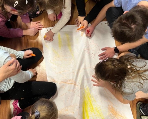 matematika, český jazyk, malování, sociální dovednosti, terapie loutkou