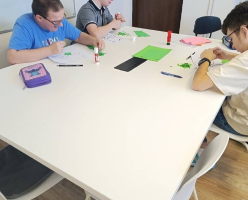 Po kině jsme si s klukama vyrobili vlastní květinky