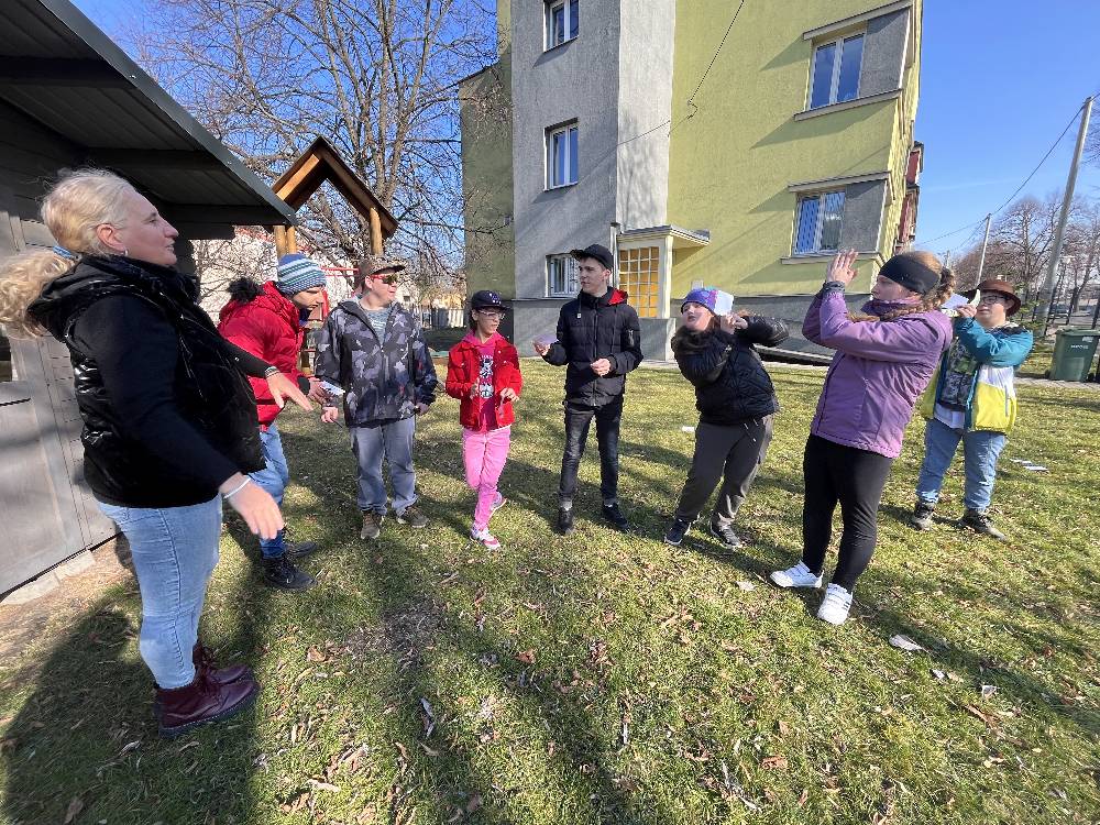 hráli hru s kartičkami a úkoly