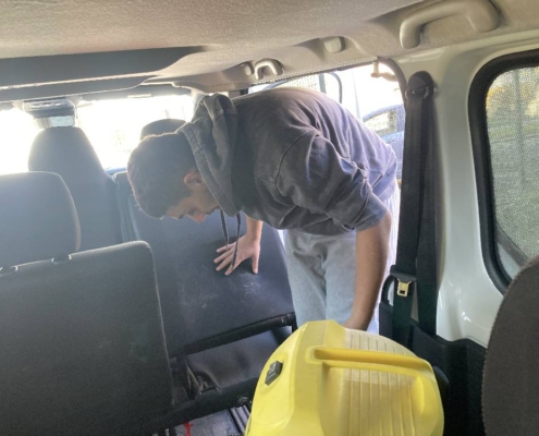 Jarní úklid školního auta