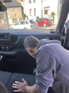 Jarní úklid školního auta