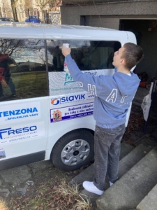 Jarní úklid školního auta