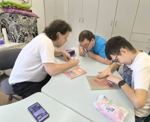 individuální výuka, koncert, divadlo, plavání, pracovní činnosti