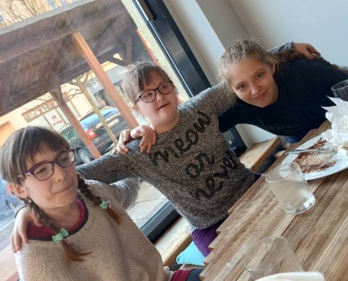 za všechnu školní dřinu užili odměnu ve formě skvělé snídaně v mléčném baru