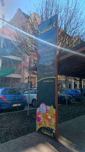 za všechnu školní dřinu užili odměnu ve formě skvělé snídaně v mléčném baru