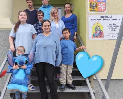 Každý den se naše škola rozzářila jinou barvou