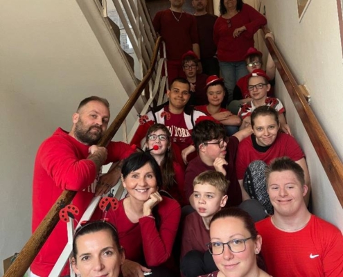 Každý den se naše škola rozzářila jinou barvou